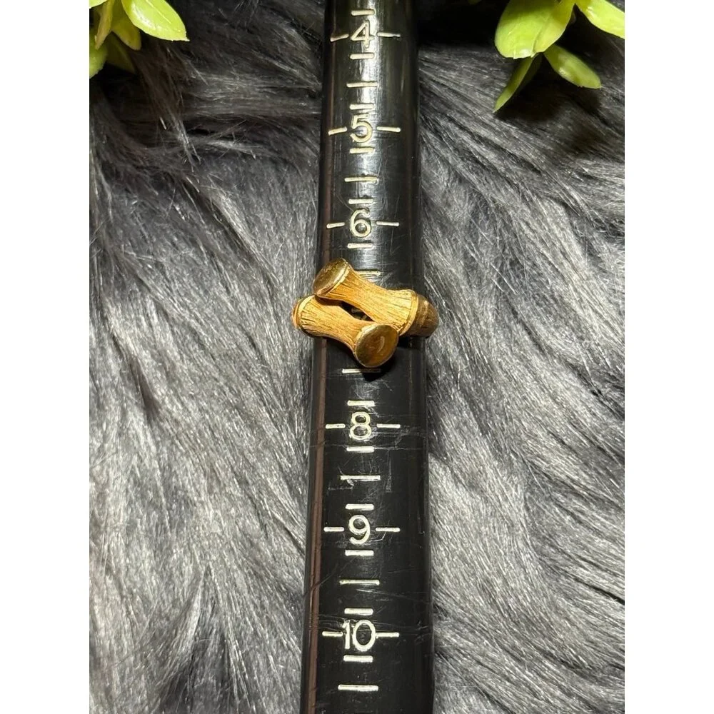 Avon‎ Bamboo Bypass Ring